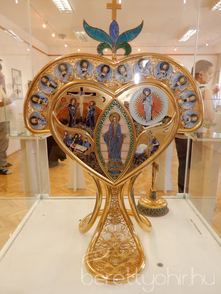 Ünnepi kiállításmegnyitó és kenyérszentelés 37